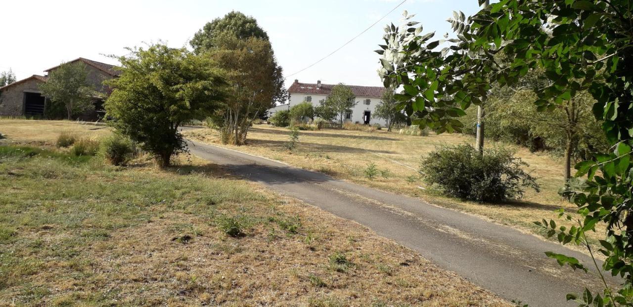 Le Magnoux Peaceful Retreat Bed and Breakfast Amailloux Exteriör bild
